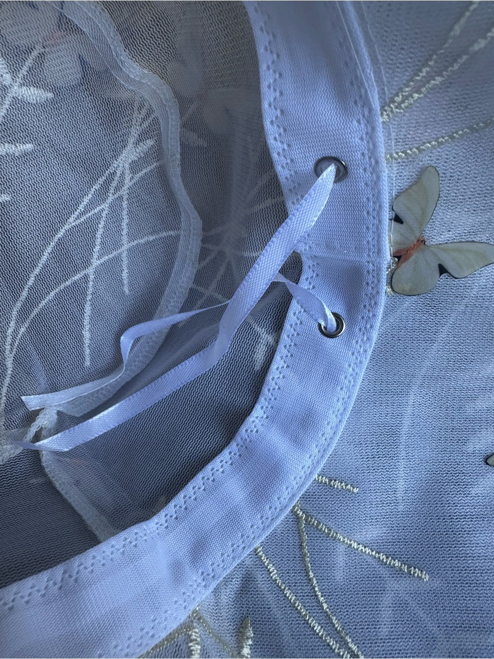 Women’s White Bucket Hat with 3D butterfly and Embroidery branch guides - Picture 6 of 9